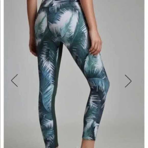 L’Urv Tropical Print Leggings - Picture 3 of 8